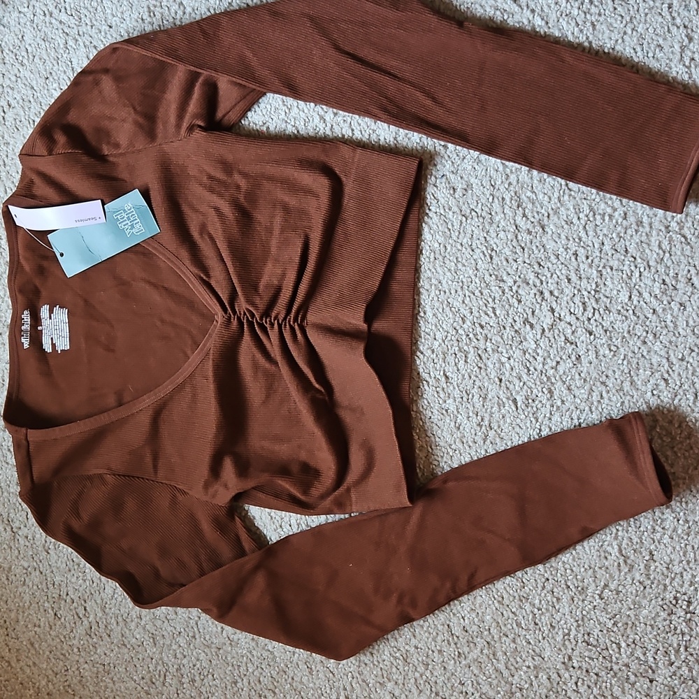 Wild fable cropped long sleeve top
